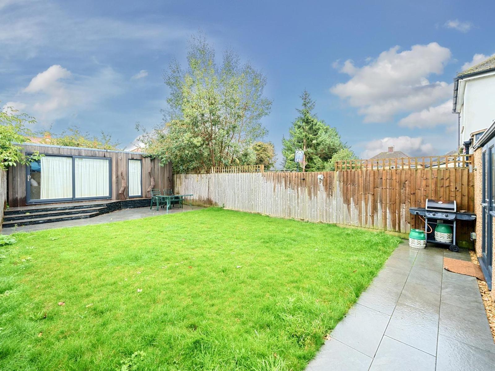 Pass The Keys Modern 4 Bed Inc. Garden Parking - Ferienhaus